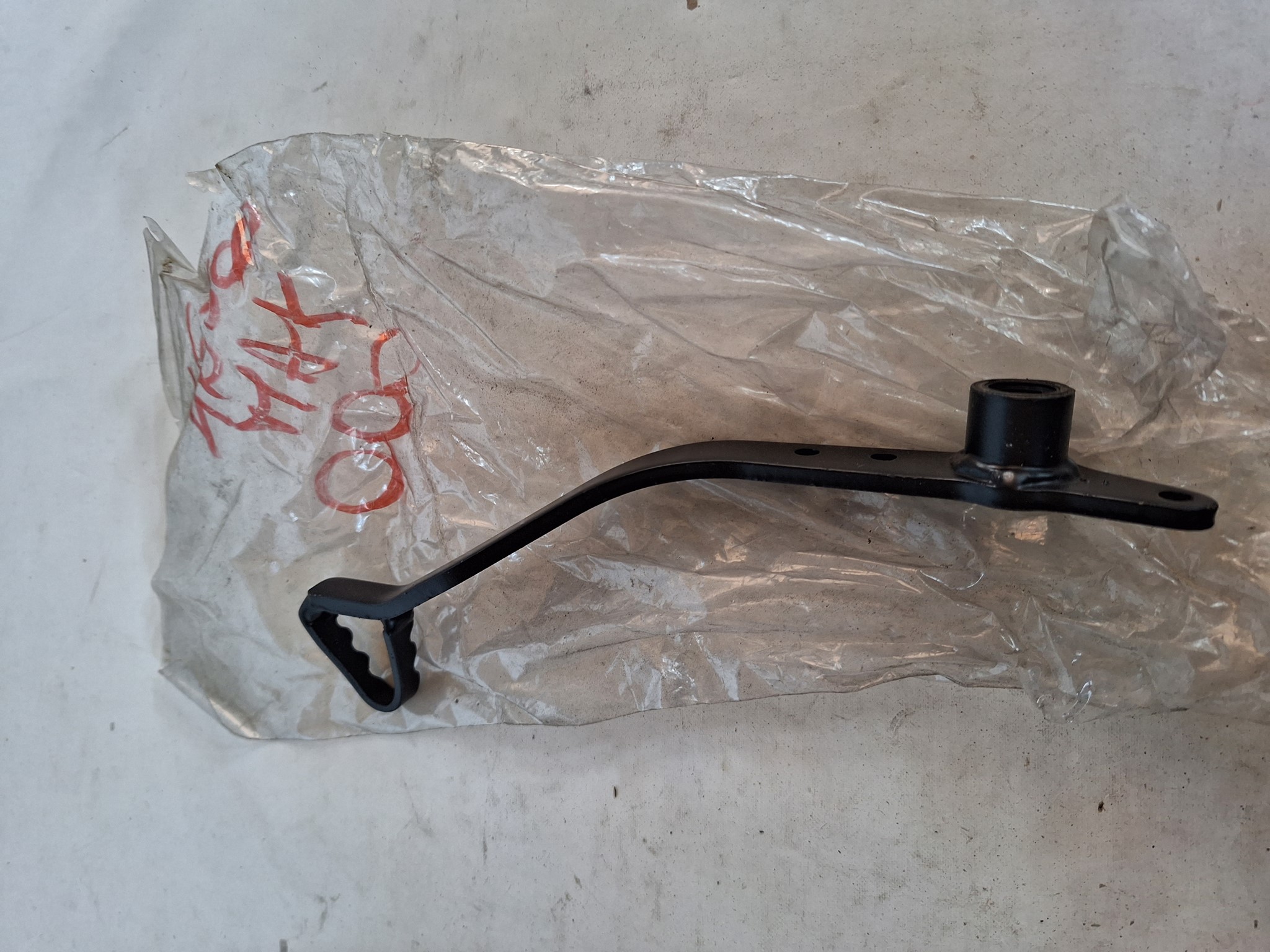 Picture of BREMSPEDAL  46500-MAK-000  SLR650V
